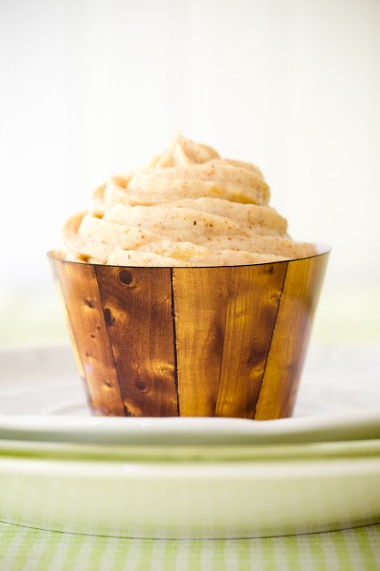 Hummingbird Cupcakes with Pineapple Almond Butter Cream Cheese Frosting