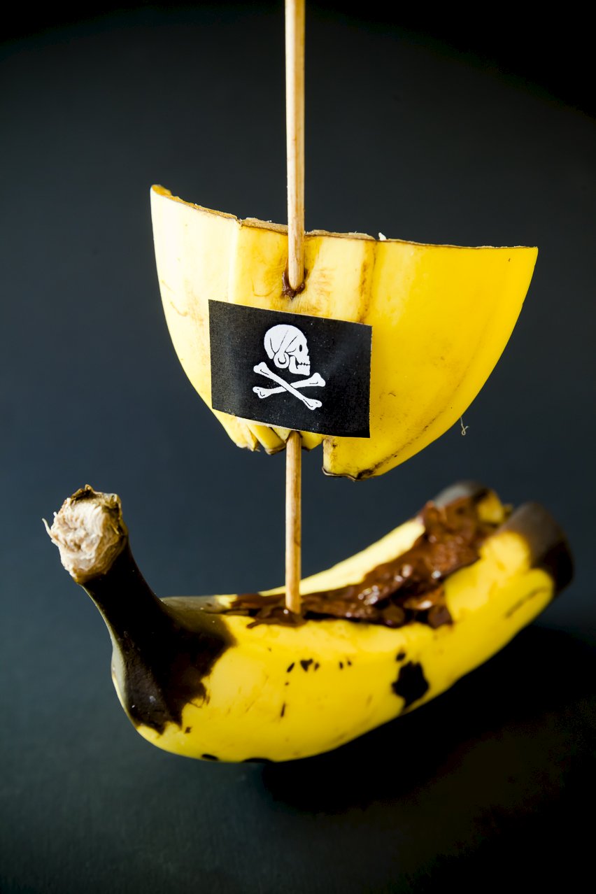 Super Simple Chocolate Banana Pirate Ships Cupcake Project