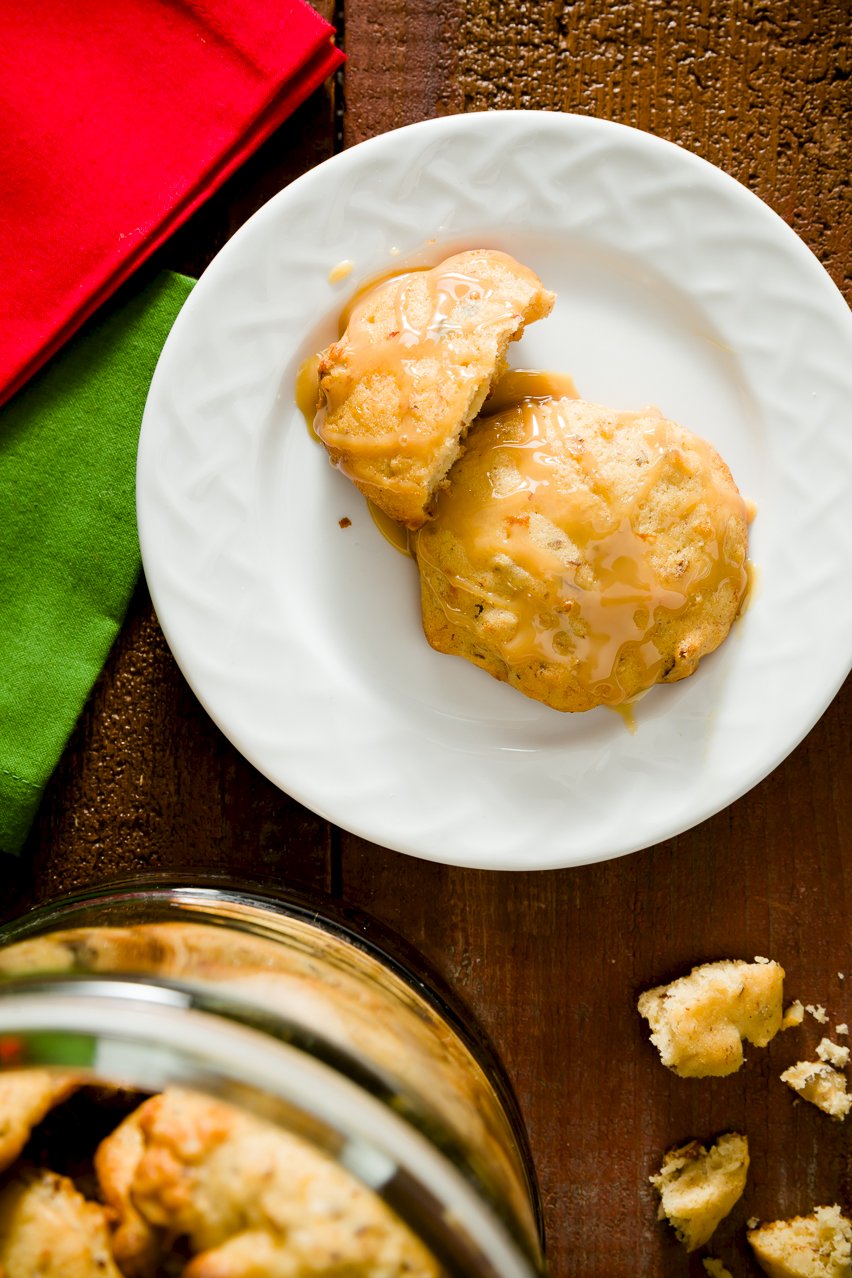 Banana Bread Cookies with Hazelnuts and Dulce de Leche Cupcake Project