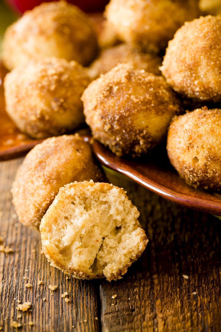 Baked Spiced Apple Cider Donut Holes Made with Brown Sugar Baked Spiced Apple Cider Donut Holes Made with Brown Sugar